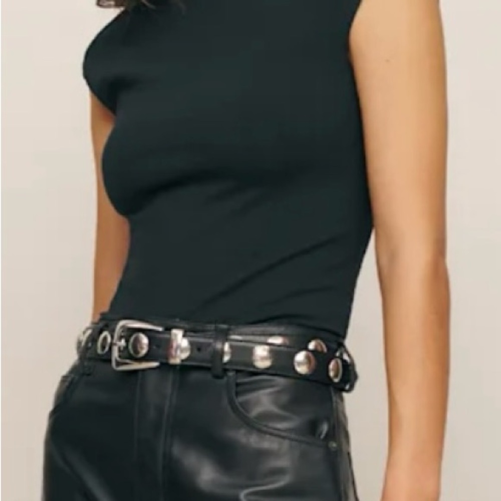 Reformation Black Short Sleeve Tee - Picture 2 of 7